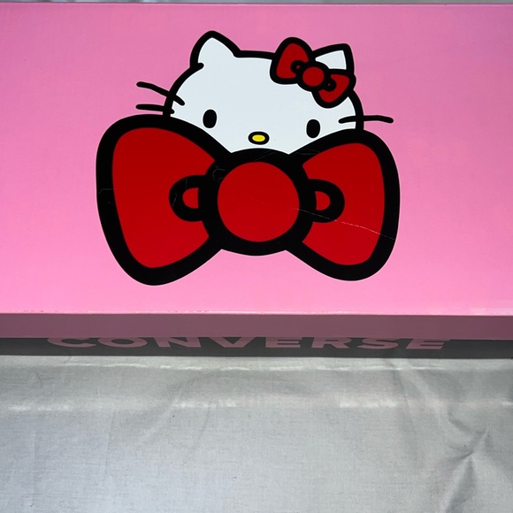 Hello Kitty x Converse - Picture 4 of 16